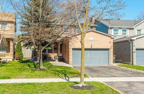 Lisgar House | 5 Bedroom Modern Family Home in Mississauga