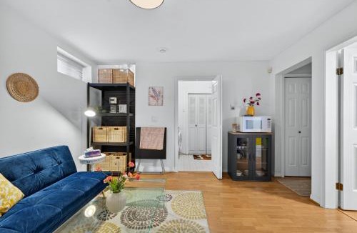 Marpole Villa | 5 mins to YVR l Quiet Van West House Lower Level