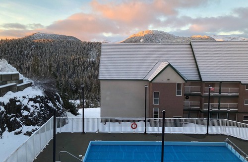 Courtenay Condo | 501 Paradise Ridge - Family Accomodation on Mt Washington