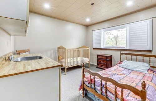 Fenelon Falls Cottage | 5br cottage in fenelon falls across marina