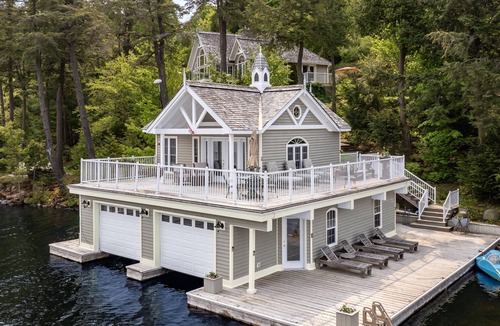 Seguin Cottage | 6 bed 5 bath cottage on Lake Rosseau