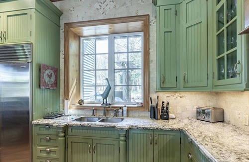 Muskoka Lakes Cottage | 6 bed 5 bath cottage on Lake Rosseau