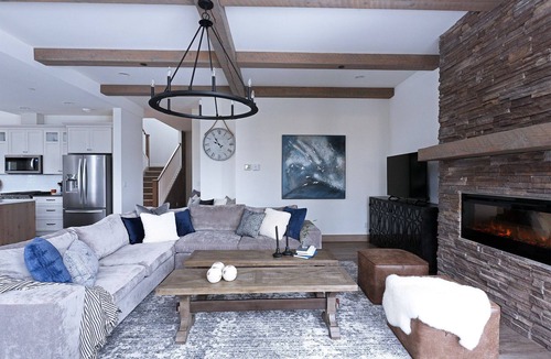 Silver Star Mountain House | 6 Bedroom Ski in/Out Hot Tub/Top on Chairlift NEW: Air-conditioning