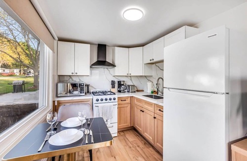 Hamilton Township House | #7 Cottage - Peru (Lakeside)