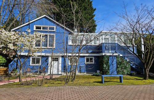 Kerrisdale Villa | 7811 The Solace Vista