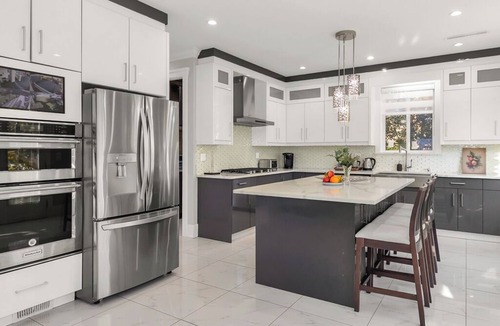 South Surrey House | 8BR New Luxury Home HVAC 3 km to White Rock Beach