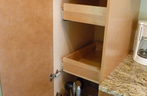 Oaklands Apartment | 90+ nights: Oaklands 8: stylish ambience & easy access to amenities