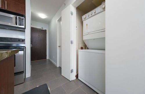 Crosstown Apartment | 99 Walk Score Paradise Apartment with Sauna, Pool & Jacuzzi