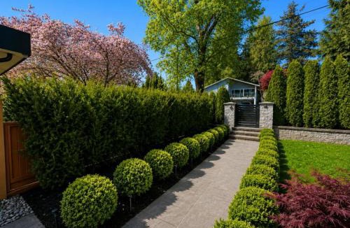 North Vancouver Apartment | A&A Resident - Modern North Vancouver 2BR Suite