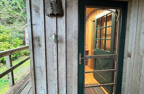 Kyuquot House | A home nestled between the coastal rainforest & sparkling waters of the Pacific