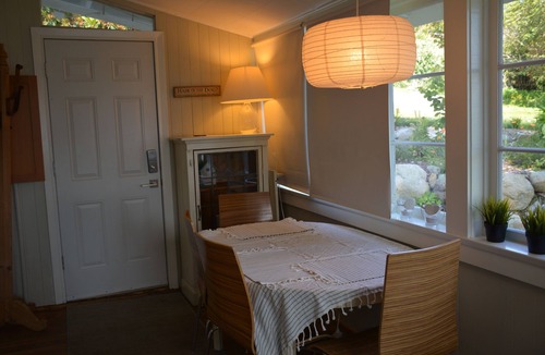 Gibsons Cabin | A Little Piece Of Paradise-Waterfront Cabin