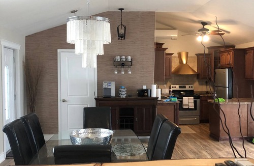 Campbellford House | A Resort Style Stay