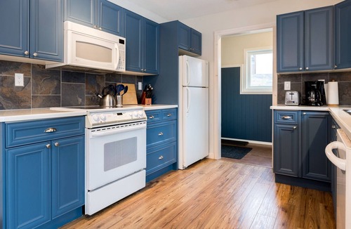 Cumberland House | A spacious stylish getaway, with hot tub!