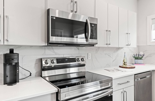 Foothills Apartment | Above it all - 2 Bed, Lower Suite on Silver Star
