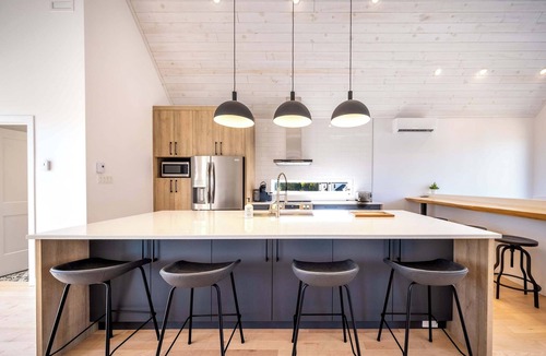 Beaupre Ski Chalet | Absolute Comfort with Spa & Game Room - Base Camp
