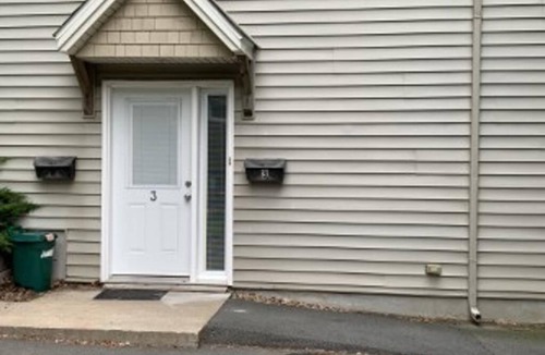 Halifax Apartment | Accessible Apartment Steps from Chocolate Lake
