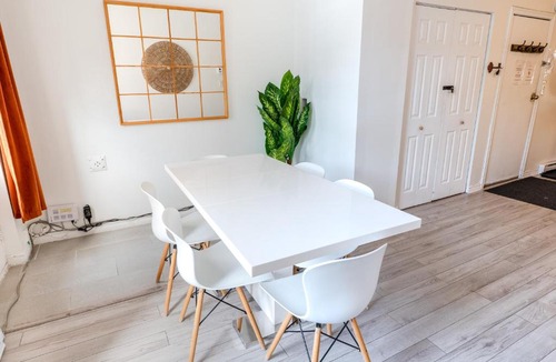 Milton Park Apartment | AFRICA - SelfCheckIn - Plateau - St-Laurent