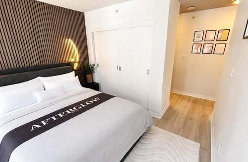 Gastown Apartment | AfterGlow Luxury Downtown 2BR Near Cruise Port & BC Place