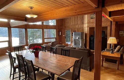 Pender Island House | Ainslie Cove: Waterfront Family Vacation Home On Pender Island, BC
