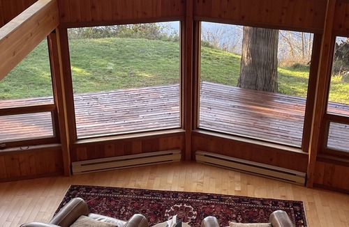 Pender Island House | Ainslie Cove: Waterfront Family Vacation Home On Pender Island, BC