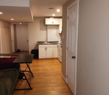 Rosemount House | Airport Rental-24 Hour Checkin-Flexible Checkout