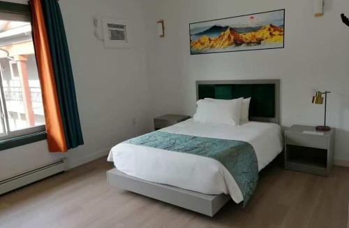 Revelstoke Hotel | Alpine Inn & Suites