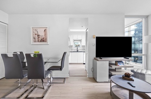 Coal Harbour Condo | Amazing 1 bedroom in Coal Harbour