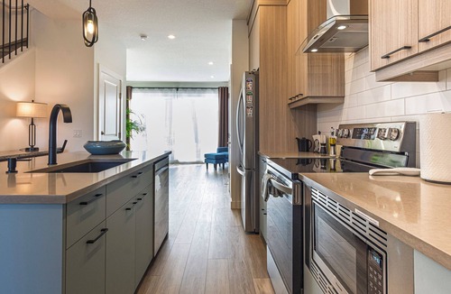 Keith House | Amazing Home in NW Calgary | Great Amenities!