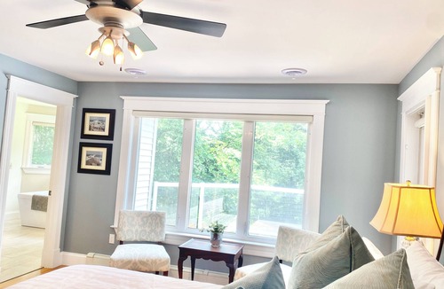 Hammonds Plains House | Amazing lakefront house with hottub in golf course