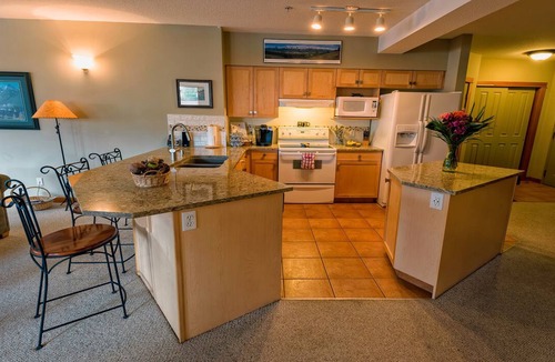 Canmore Condo | Amazing Rocky Mountain Views: Spacious, Bright, Comfortable Condo, Free WIFI