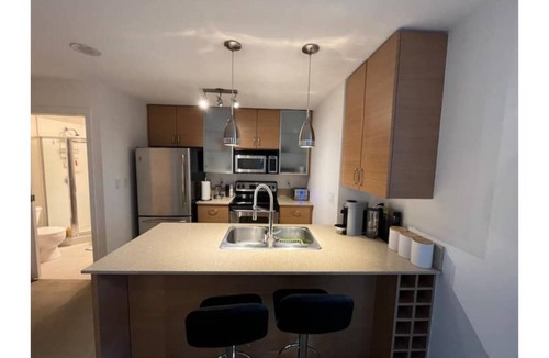 Yaletown Apartment | Amazing South-Facing Yaletown 2BR/2BT with City View