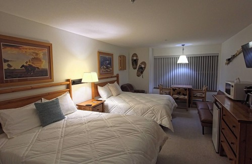 Apex Mountain House | Apex Inn 223 sleeps 5. Ski in/Ski out. Steps to Apex Resort Village