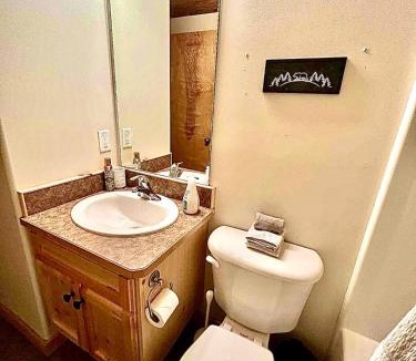 Okanagan-Similkameen Apartment | Apex Lookout Hiking Basecamp with Hot Tub