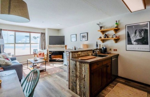 Apex Mountain Apartment | Apex Mountain ~ Montgomery Inn