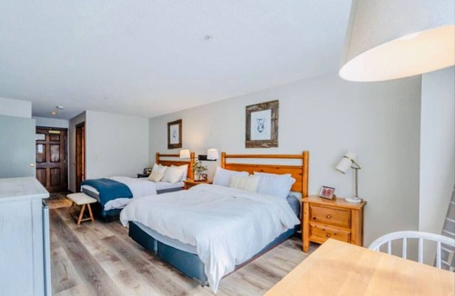 Apex Mountain Apartment | Apex Mountain ~ Clementine Studio