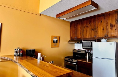 Okanagan-Similkameen Apartment | Apex Mountain ~ Alpine Ski Inn ~ Best Location on The Hill