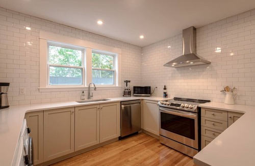 Wolfville Apartment | Apt 3 - Bright 2Bedroom Suite