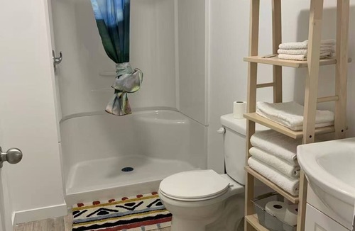 Whitehorse Apartment | ArtHaus Downtown – Jim Robb Suite, 3BR/3BA