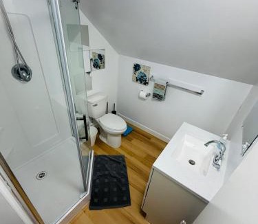 Victoria Apartment | Artistic Apartment Near Downtown