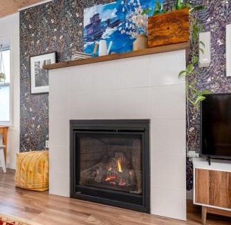 Prince Edward House | Artistic Picton getaway