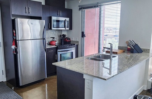 Beltline Condo | Artsy Dowtown Condo in Beltline