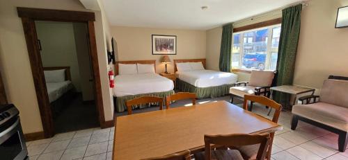 Waterton Park Hotel | Aspen Village