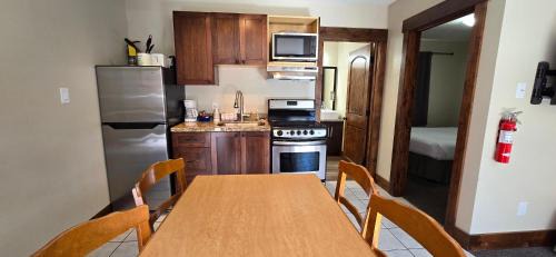 Waterton Park Hotel | Aspen Village