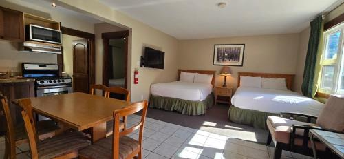Waterton Park Hotel | Aspen Village