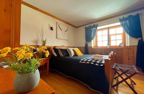 Sainte-Famille Cabin | Auberge au Poste de Traite