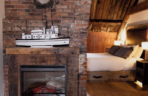 Lower Town Hotel | Auberge Saint-Antoine