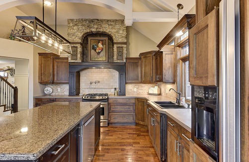 West Kelowna Estates House | AUGUST CANCELLED- HEAVY DISCOUNT LUXERY WEST KELOWNA OASIS-POOL,HOT TUB-VIEW