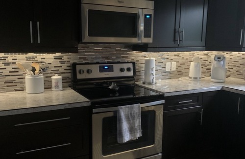 Whitehorse House | Aurora Acreage in the city