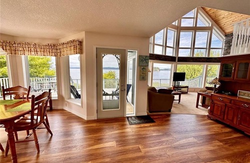 Port McNeill House | Azure Ocean Beach House