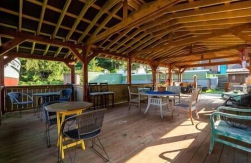 Alert Bay Cabin | (B) Queen's Cabin Comfort (non pet friendly)